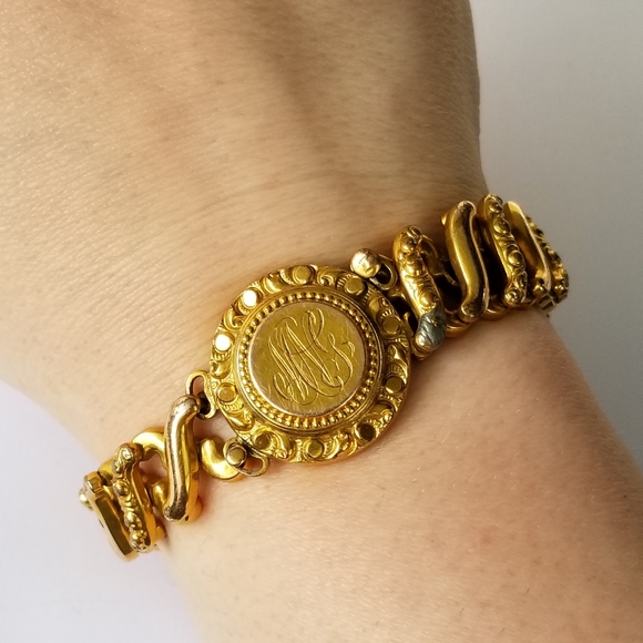 Relisted - antique locket expansion bracelet gold tone - Picture 2 of 15